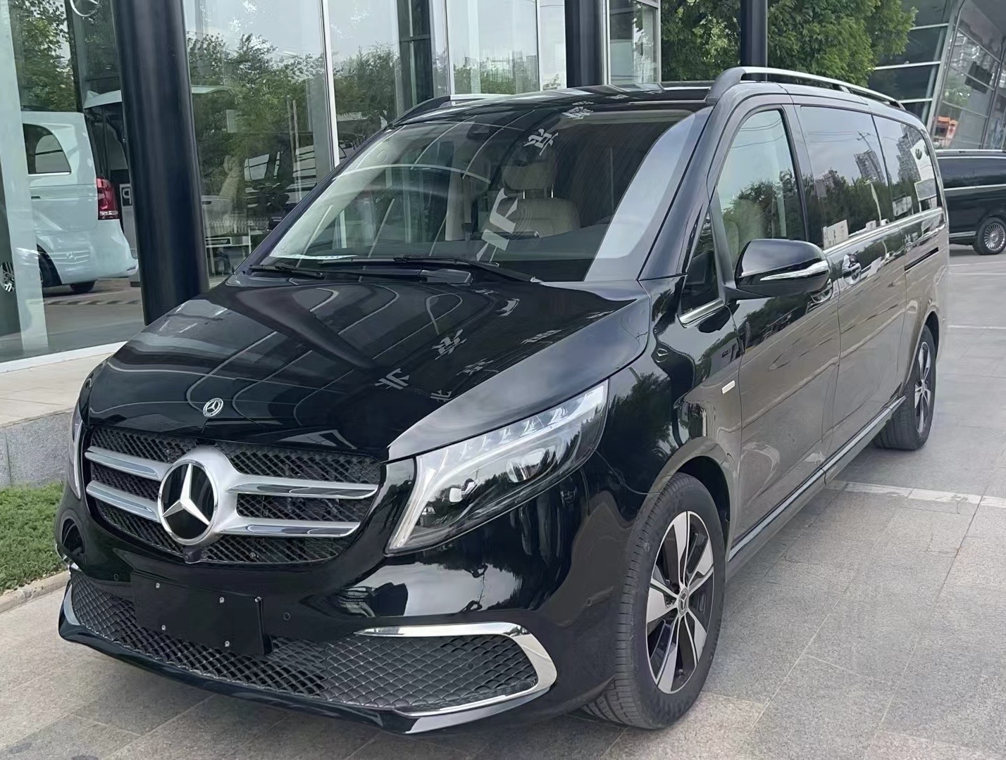 北京中巴車租賃要注意什么？北京中巴車租賃重點關(guān)注事項